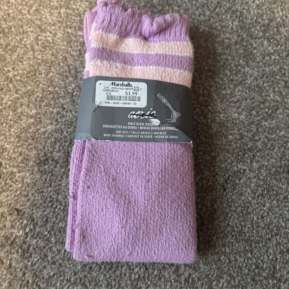 Women’s Sock Lot Alaska Knits, Finishline, Carhartt, Muk Luks, Reebok, Old Navy - Picture 15 of 16